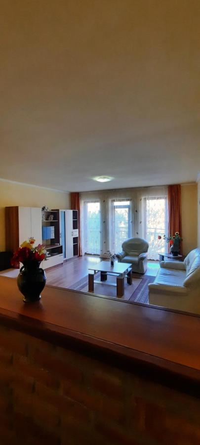 Bástya Apartmanház Sarvar Exterior foto